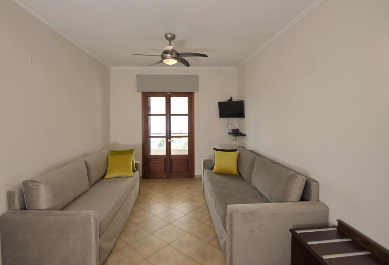 Elpida Apartments Votsi  المظهر الخارجي الصورة