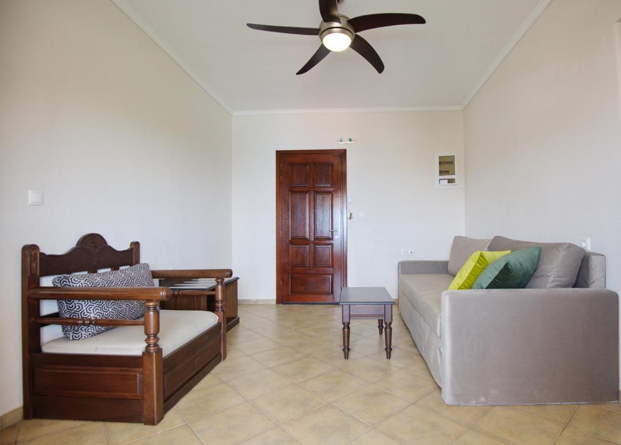 Elpida Apartments Votsi  المظهر الخارجي الصورة